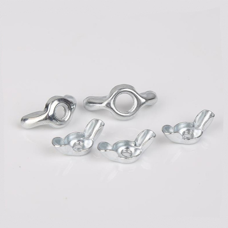 पखेटा नट गोलाकार कान